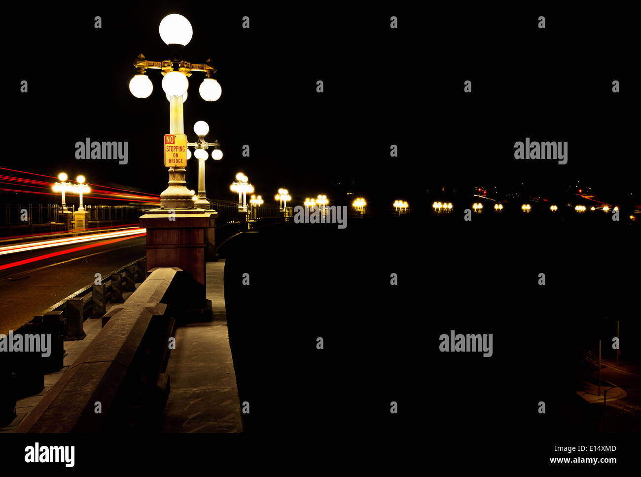 Colorado-Brücke bei Nacht Stockfoto