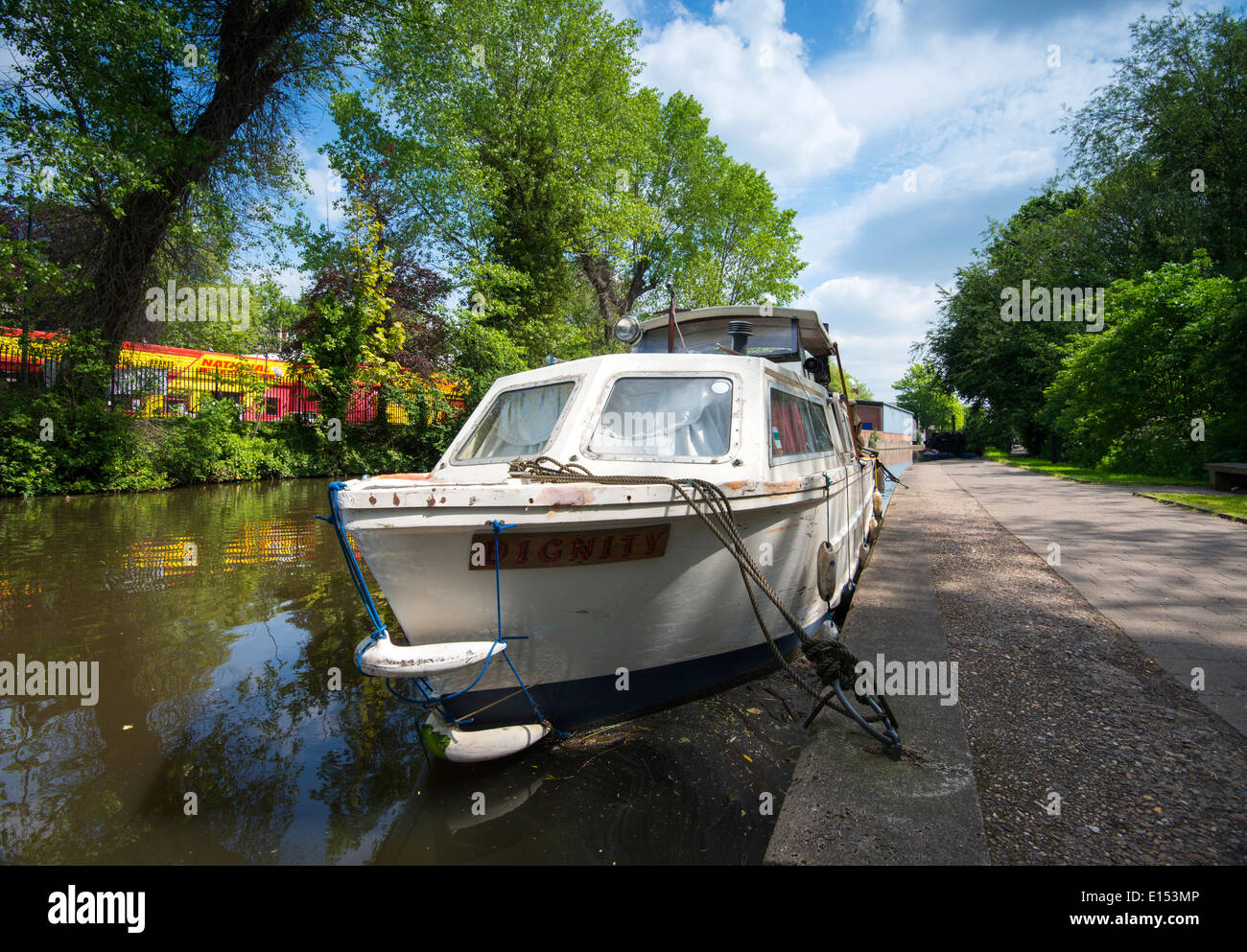 Ein Boot am Kanal in Stadt Nottingham, Nottinghamshire, England UK Stockfoto