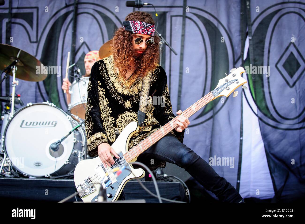 Toronto, Ontario, Kanada. 18. Mai 2014. Wolfmother auf der Bühne beim Festival Rock On The Range in Columbus, Ohio. Bandmitglieder: ANDREW STOCKDALE, IAN PERES, VIN STEELE © Igor Vidyashev/ZUMAPRESS.com/Alamy Live-Nachrichten Stockfoto