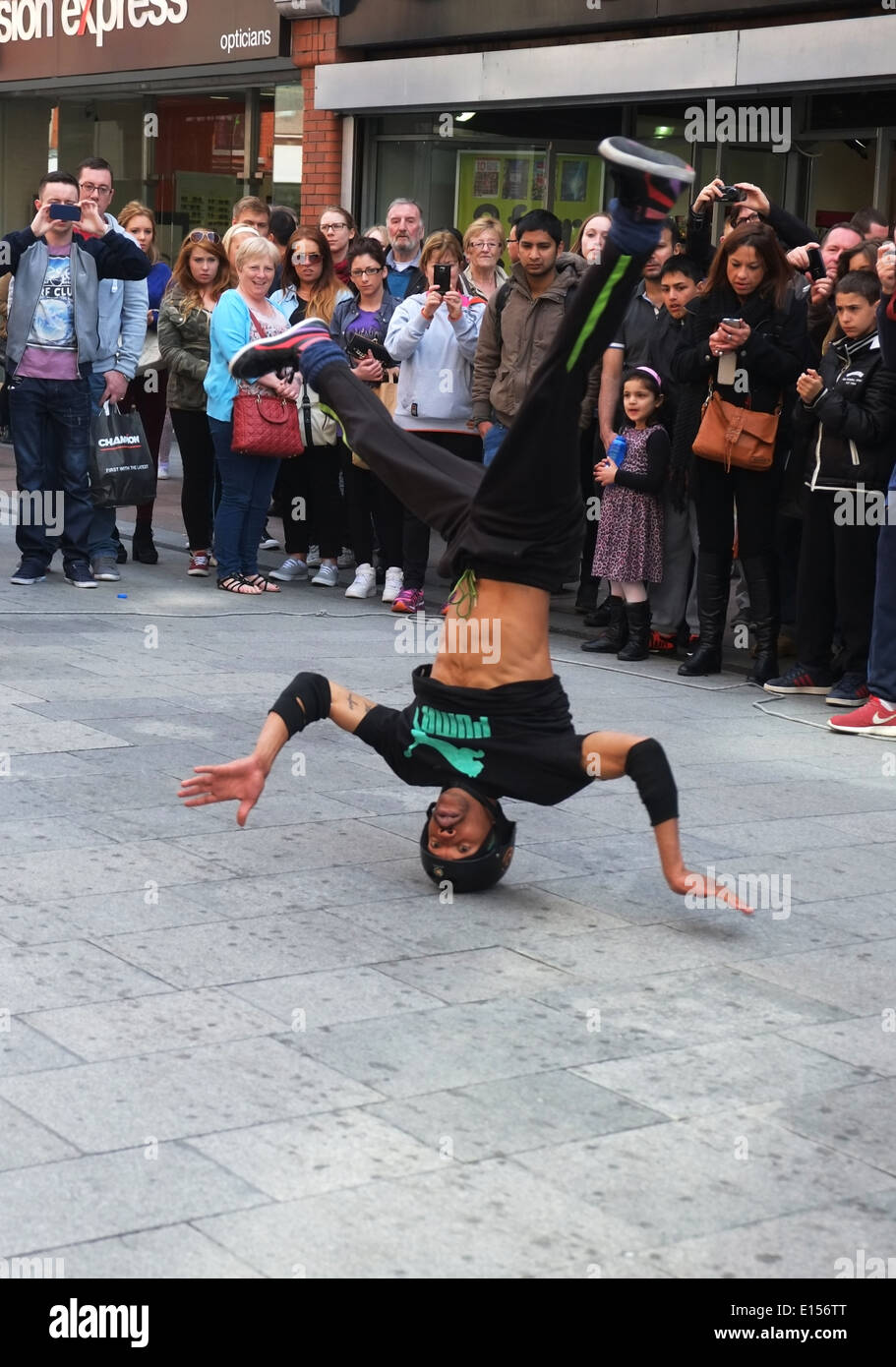 Breakdancer Dublin Henry street Stockfoto