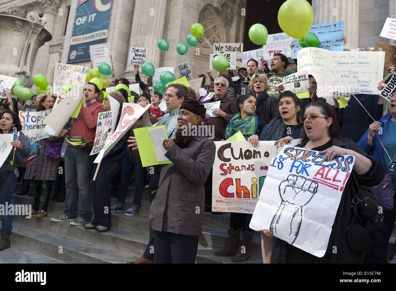 NYC öffentliche Schule Eltern, Schüler und Lehrer protestieren gegen Charter-Schulen vor der New York Public Library, 2014. Stockfoto