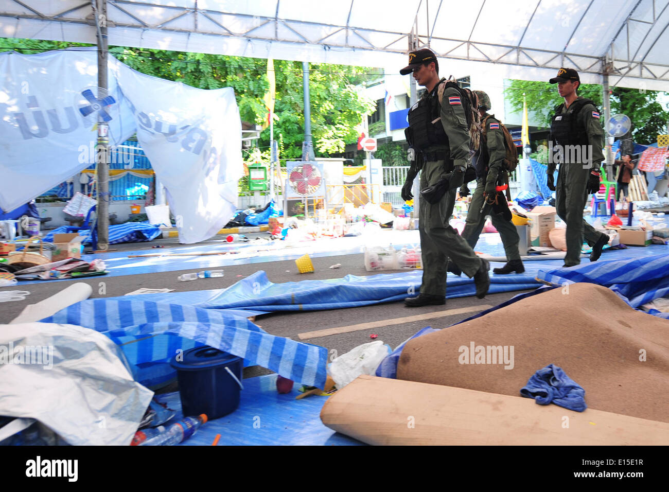 Bangkok, Thailand. 23. Mai 2014. Thailändische Soldaten Sie auf der Website der Anti-Regierungs-Rallye in Bangkok, Thailand, 23. Mai 2014. Das thailändische Militär am Donnerstag inszenierte einen Staatsstreich um eine gewählte Regierung und Parlament zu stürzen und Abschaffung der Verfassung nach Monaten eines ungelösten politischen Konflikts. Bildnachweis: Rachen Sageamsak/Xinhua/Alamy Live-Nachrichten Stockfoto