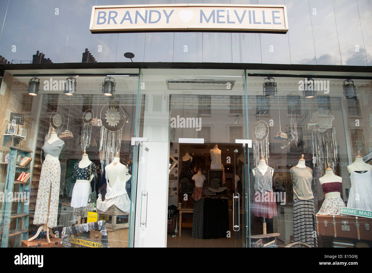 Brandy Melville Shop; Kings Road; Chelsea; London; England; UK  Stockfotografie - Alamy