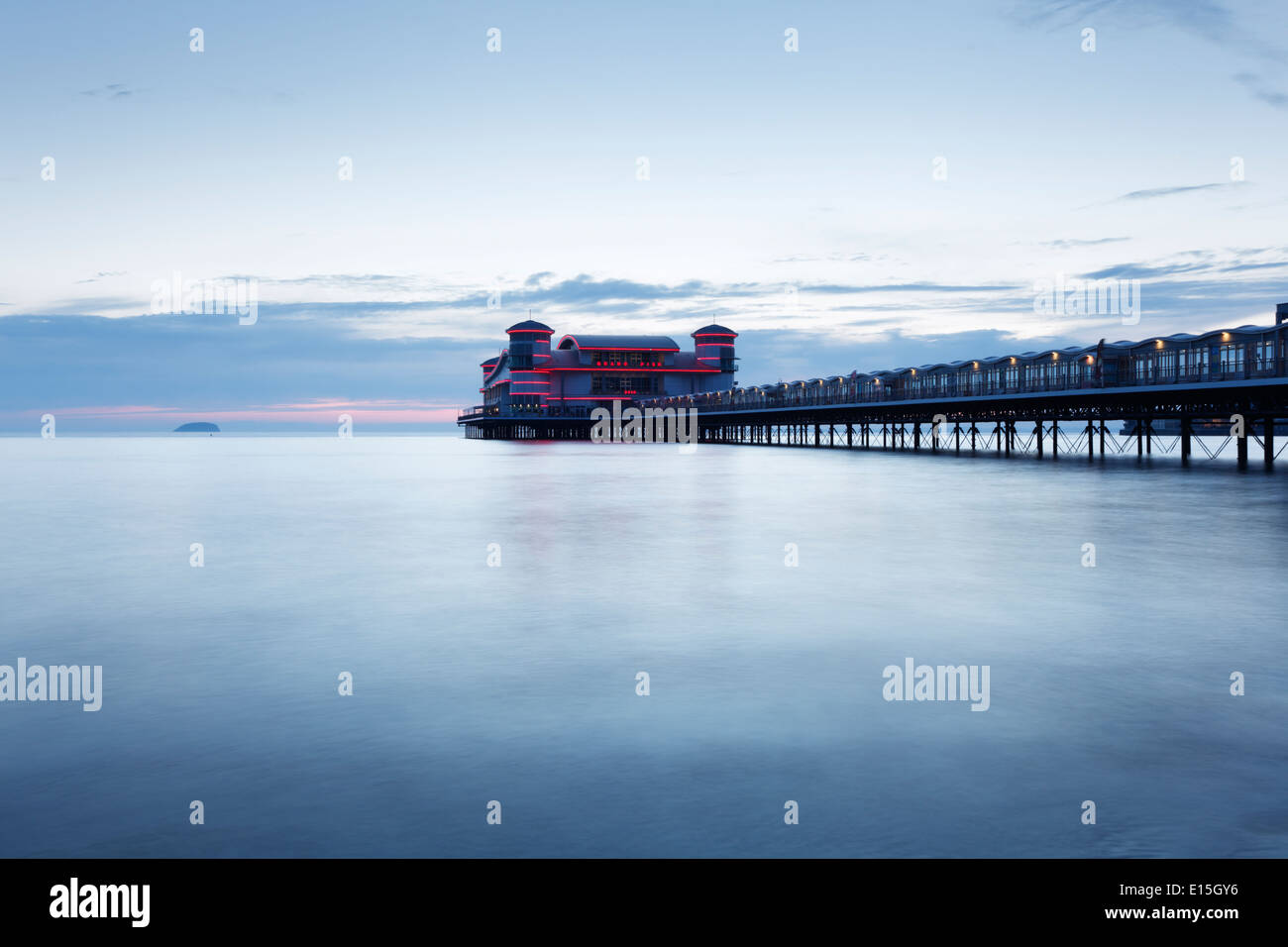 Der neue Grand Pier am Weston-super-Mare, wieder aufgebaut und eröffnet im Jahr 2010 nach dem Brand von 2008. Somerset. England. VEREINIGTES KÖNIGREICH. Stockfoto