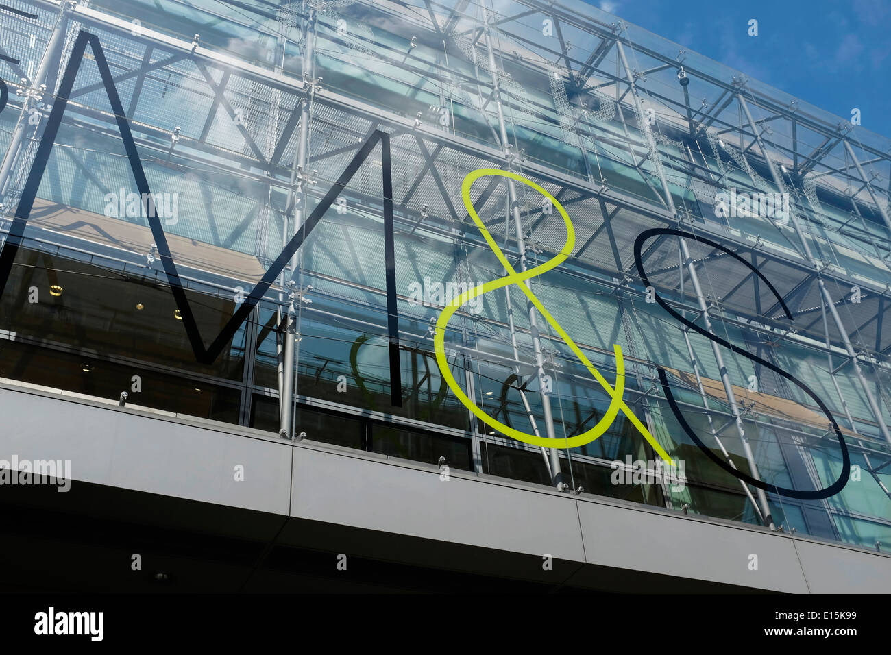 M & S Ladenfront im Stadtzentrum von Manchester UK Stockfoto