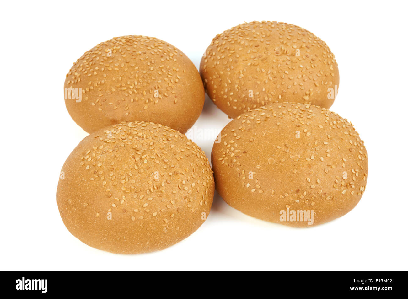 Sesam-Samen-Brötchen isoliert auf weißem Hintergrund Stockfoto