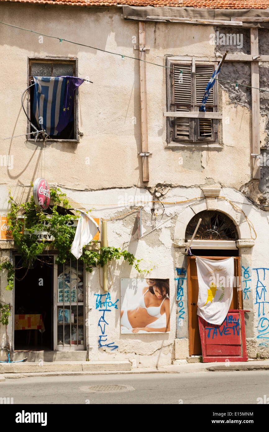 Heruntergekommenen Kaffeehaus, Larnaca, Zypern Stockfoto