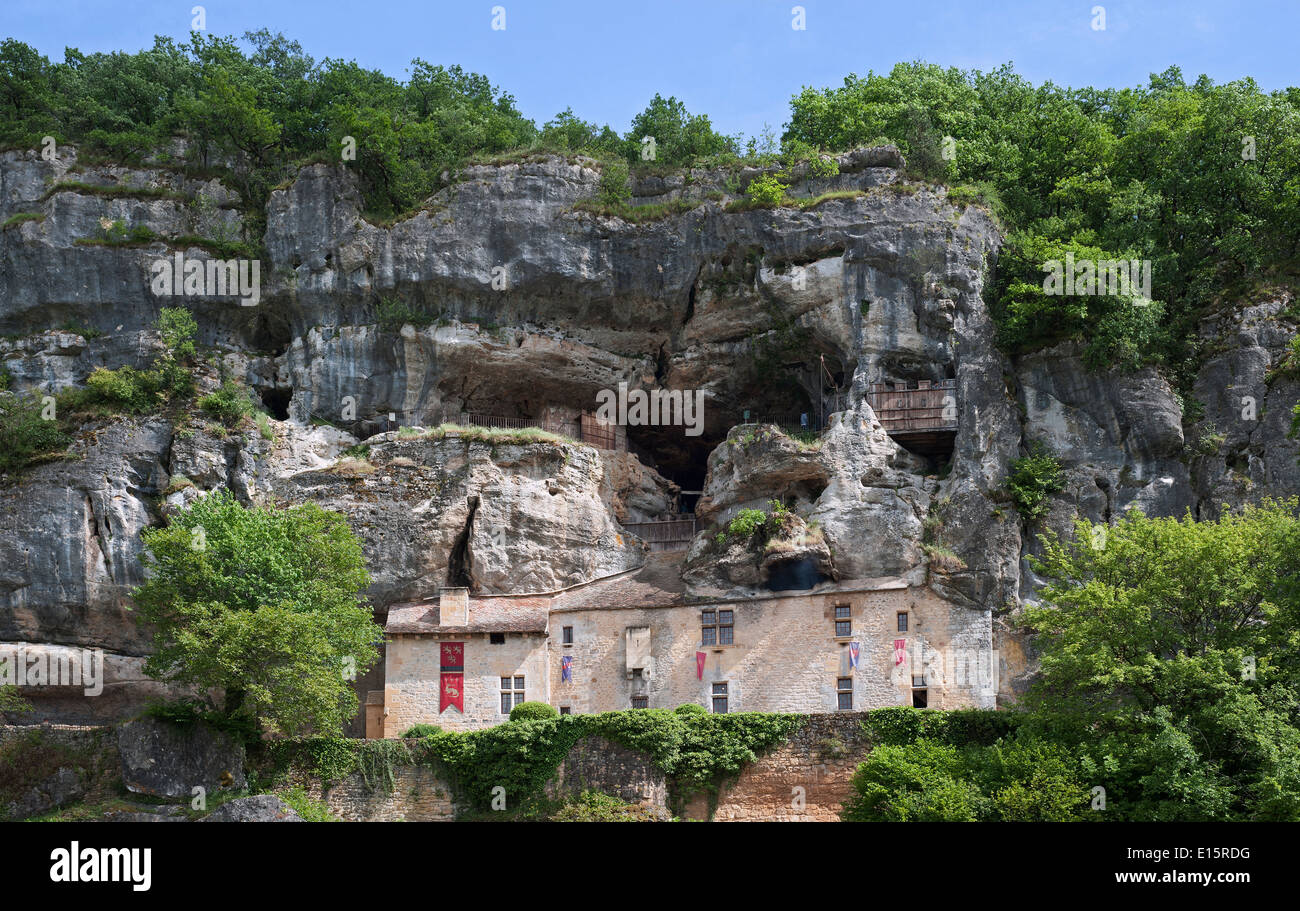 Maison Forte de Reignac, befestigten Herrenhaus erbaute Felswand, Tursac, Dordogne, Aquitaine, Frankreich Stockfoto