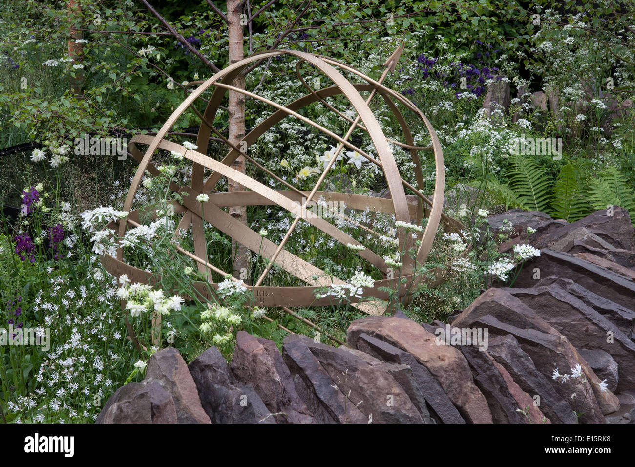 RHS Chelsea Flower show 2014 - Vital Earth - The Night Sky Garden - Designer: David & Harry Rich - Sponsoren: Bord Na Mona UK Stockfoto