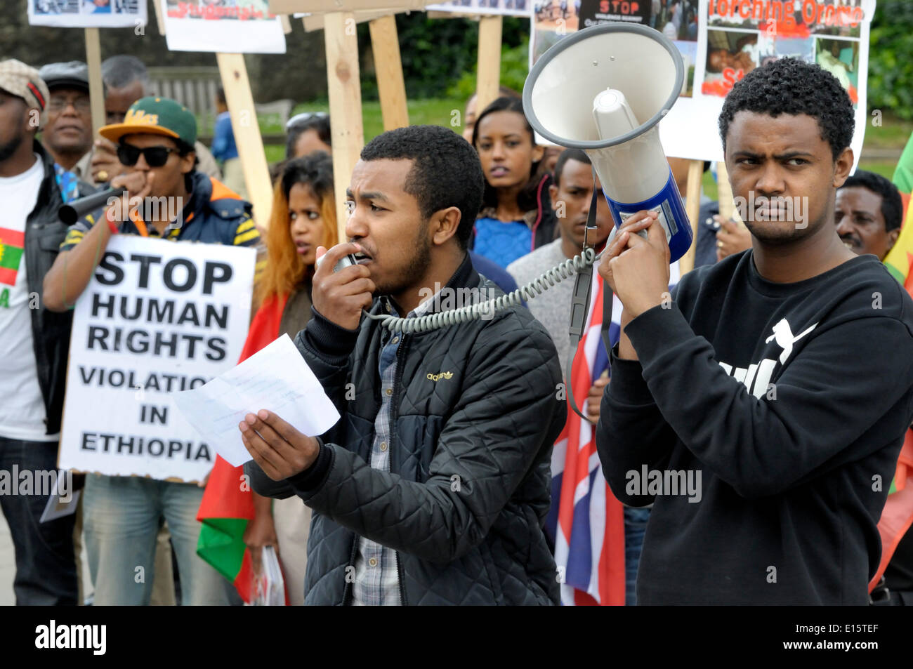 London, UK. 23. Mai 2014. Protest gegen Menschenrechtsverletzungen in Äthiopien gegen die Oromo (auch bekannt als Galla) gegenüber Parlament Stockfoto