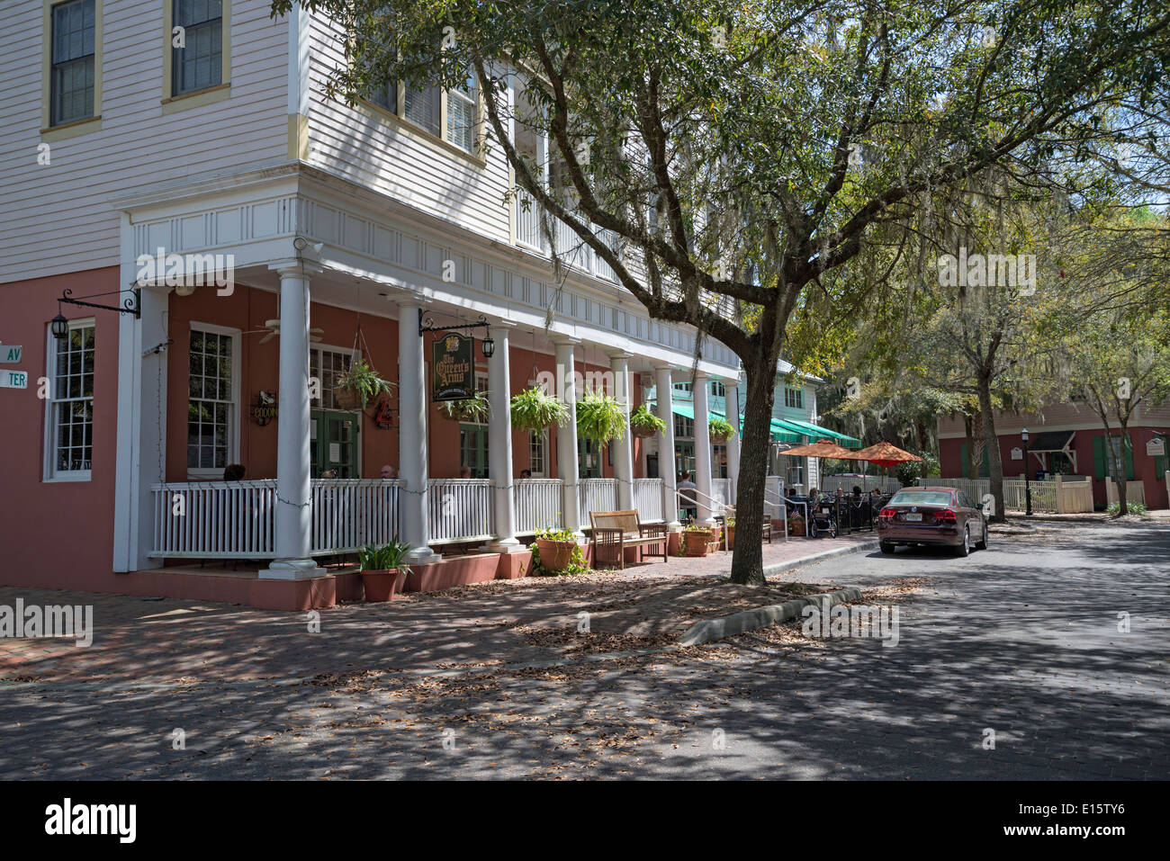 Haile Plantage ist eine gehobene Entwicklung von Eigentumswohnungen Wohnungen Häuser ein einzigartiges Dorfzentrum, Golf & CC in Gainesville FL. Stockfoto