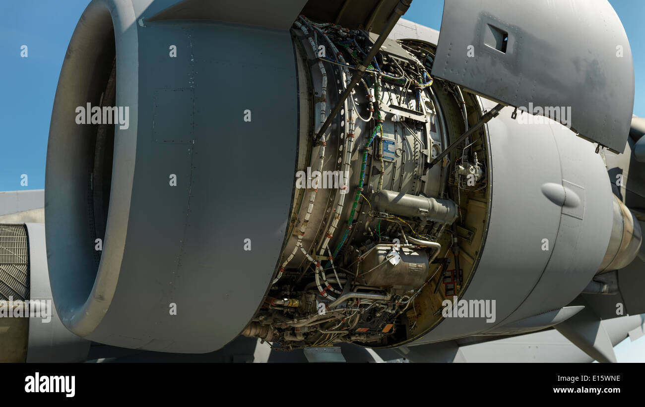 Boeing c-17 Globemaster III Jet-Engine mit offenen Seitenteilen. Stockfoto