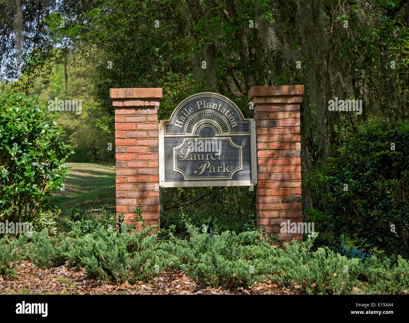 Haile Plantage ist eine gehobene Entwicklung von Eigentumswohnungen Wohnungen Häuser ein einzigartiges Dorfzentrum, Golf & CC in Gainesville FL. Stockfoto