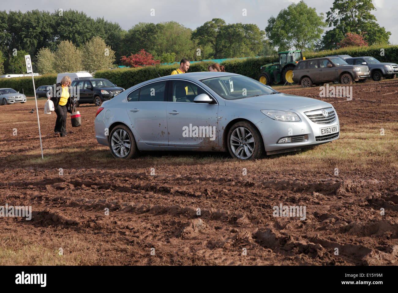 Wie Bekomme Ich Mein Auto Aus Dem Schlamm www.alamy.de