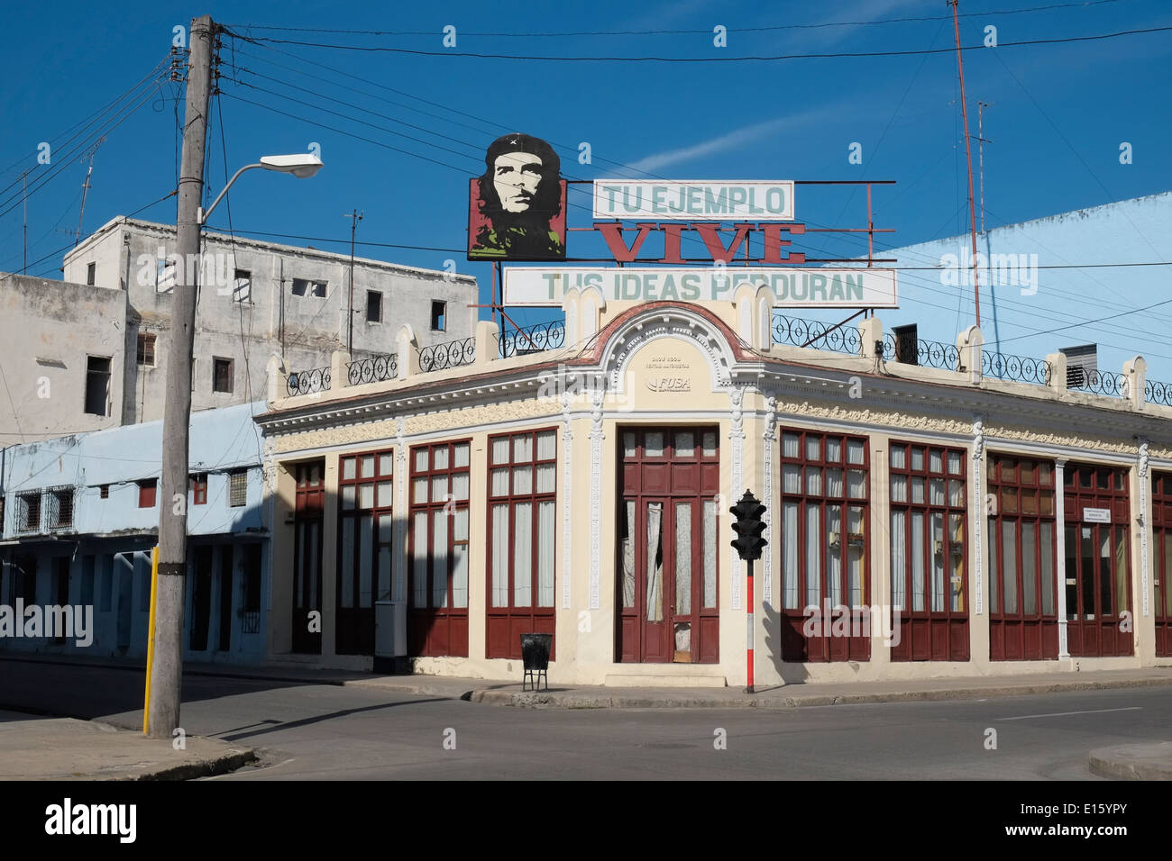 Billboard von Che Guevara, Jose Marti Plaza, Cienfuegos, Kuba. Stockfoto