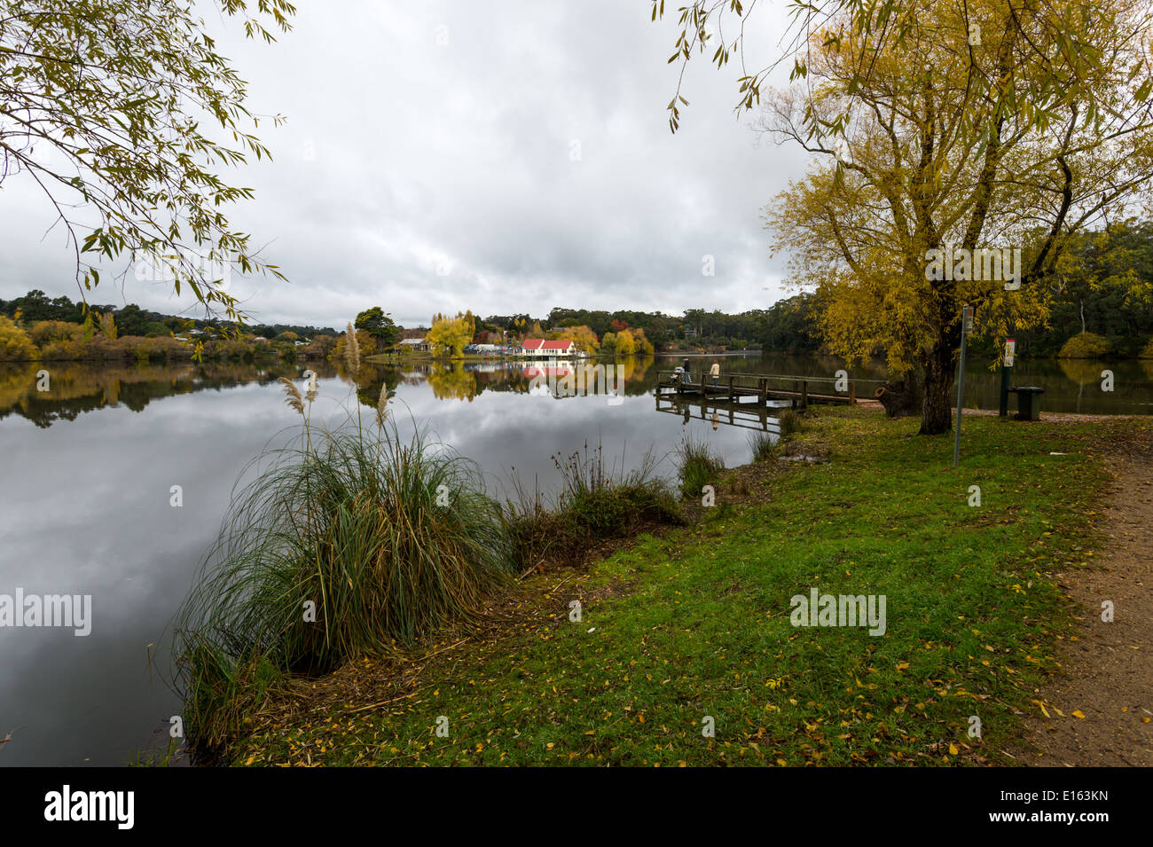 Lake Daylesford befindet sich im zentralen Victoria und ist bekannt als der Thermenregion von Victoria und ist ein sehr beliebtes Erholungsgebiet. Stockfoto