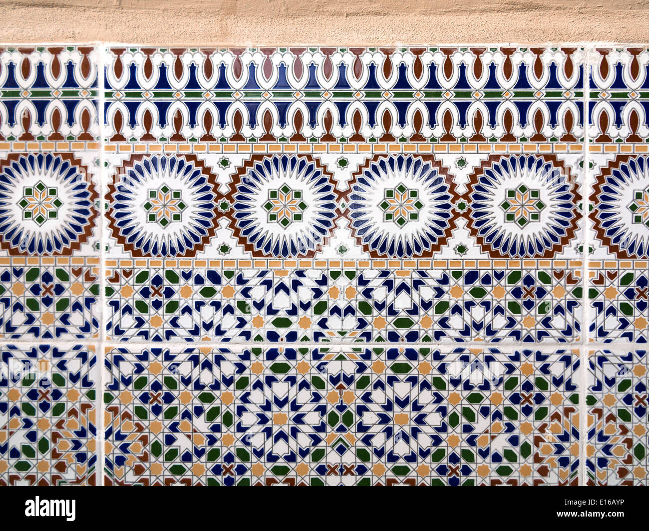 Detail der marokkanischen Wandfliesen hautnah Stockfoto