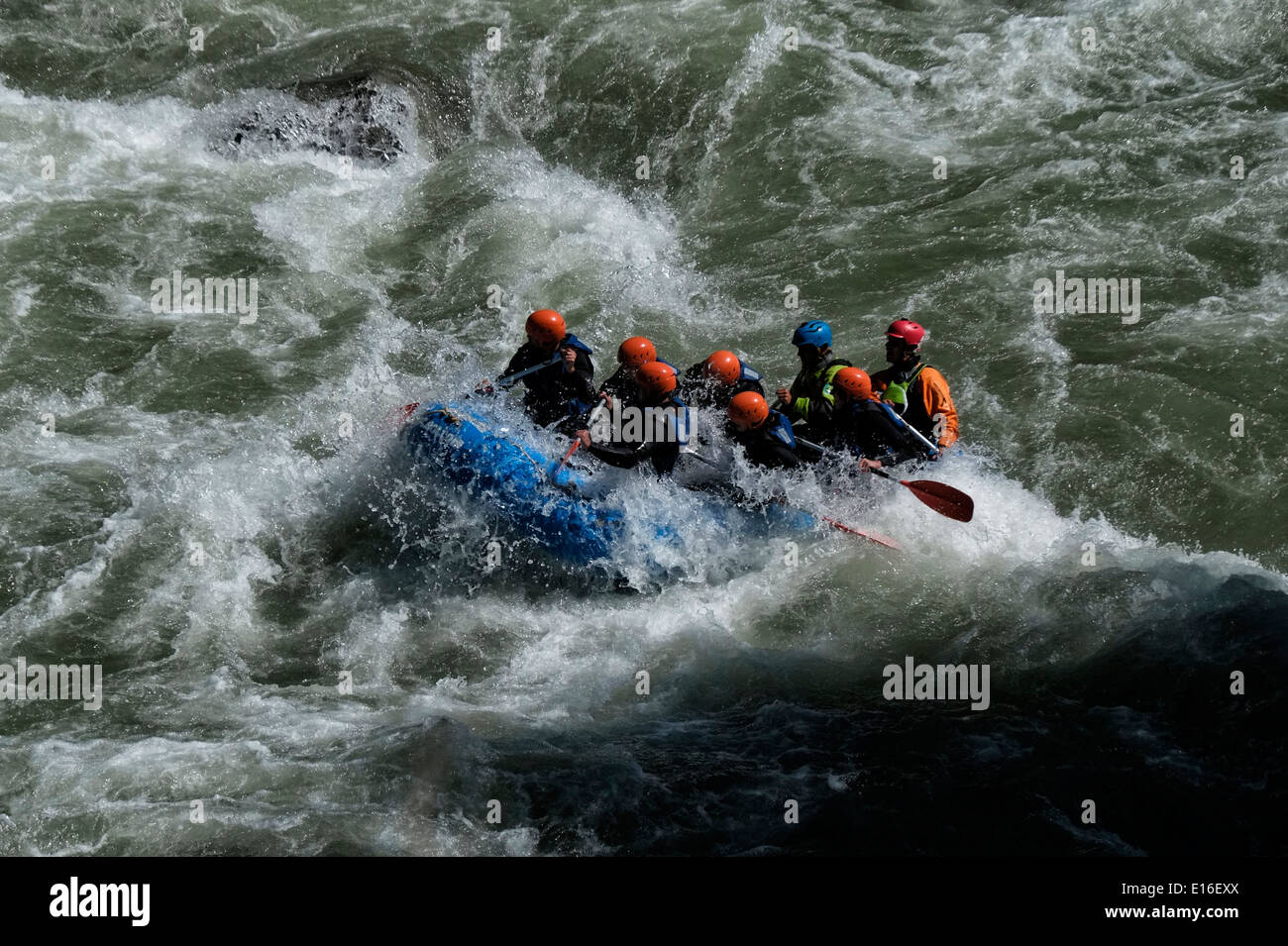 Wildwasser-rafting am Fluss Noguera Pallaresa in Naut Aran Aran-Tal Katalonien Spanien Stockfoto