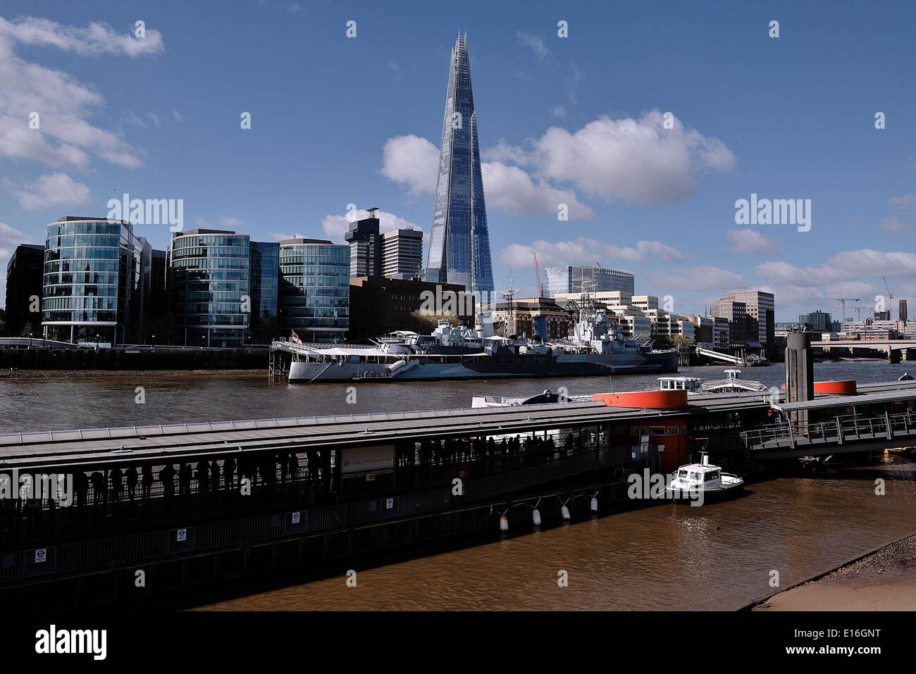 London, UK. 18. April 2014. Blick auf die HMS Belfast in Thames River Tower Bridge Gebiet © Giannis Papanikos/NurPhoto/ZUMAPRESS.com/Alamy Live News Stockfoto