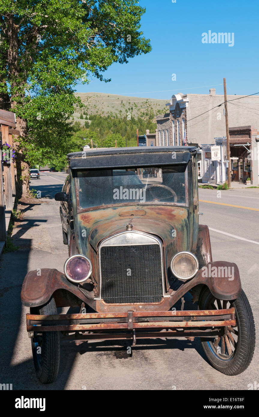 Montana, Virginia City, National Historic Landmark, 19C Goldgräberstadt, antike Ford automobile Stockfoto
