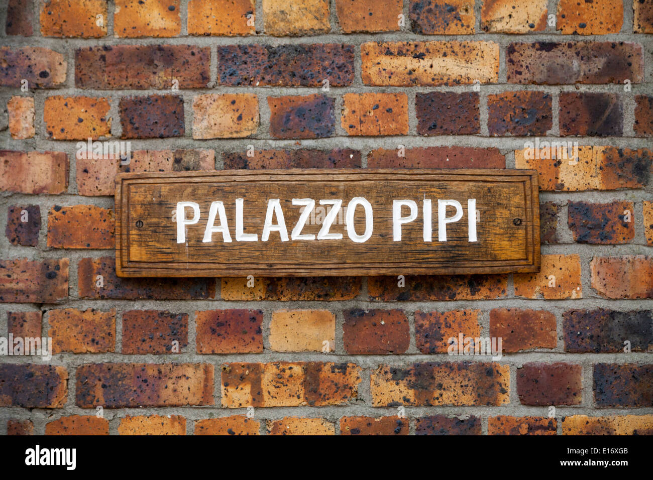 Palazzo Pipi Toilette Schild an Wand Stockfoto