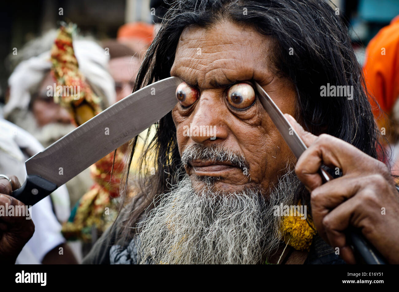 Fakir durchführen selbst Kränkung, Ajmer, Indien Stockfoto