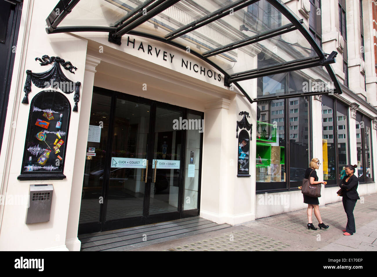Harvey Nichols Kaufhaus, Knightsbridge, London, England, Vereinigtes Königreich Stockfoto