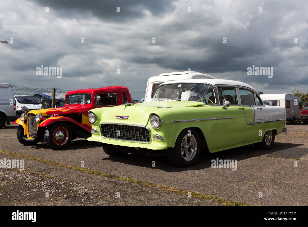 Lange Marston, UK. 25. Mai 2014. Bank Holiday Wochenende sieht die jährliche Gary Picknick / AMIS Wochenende, wo Eigentümer die Chance erhalten, ihre Autos auf dem Viertel Meile Drag Strip zu Rennen, zu schauen, um die schnellsten Zeiten Kredit aufnehmen: Paul Hastie/Alamy Live News Stockfoto