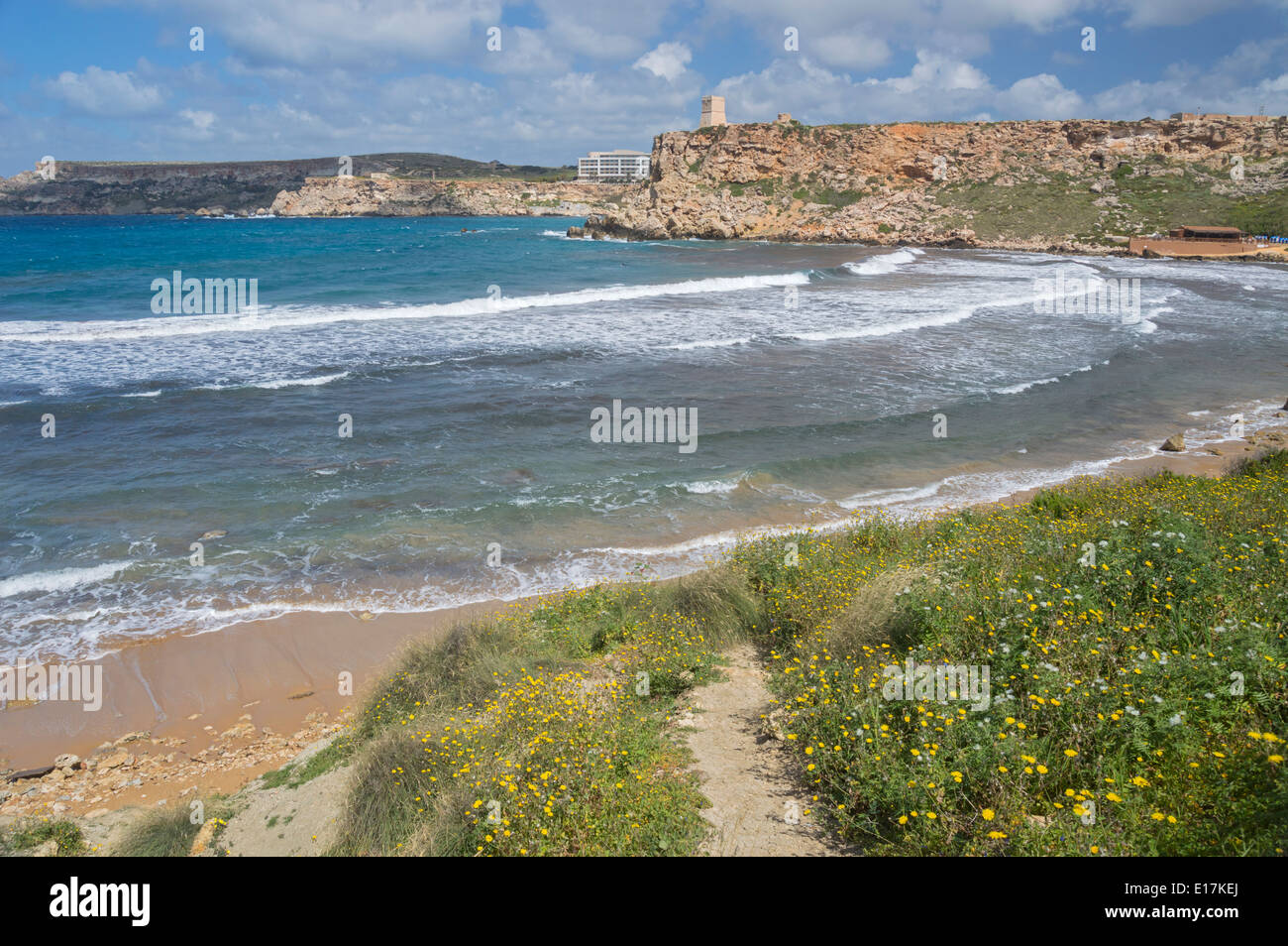 Goldener Sandstrand, Ghajn Tuffieha Bay, nördliche Malta, Europa. Stockfoto