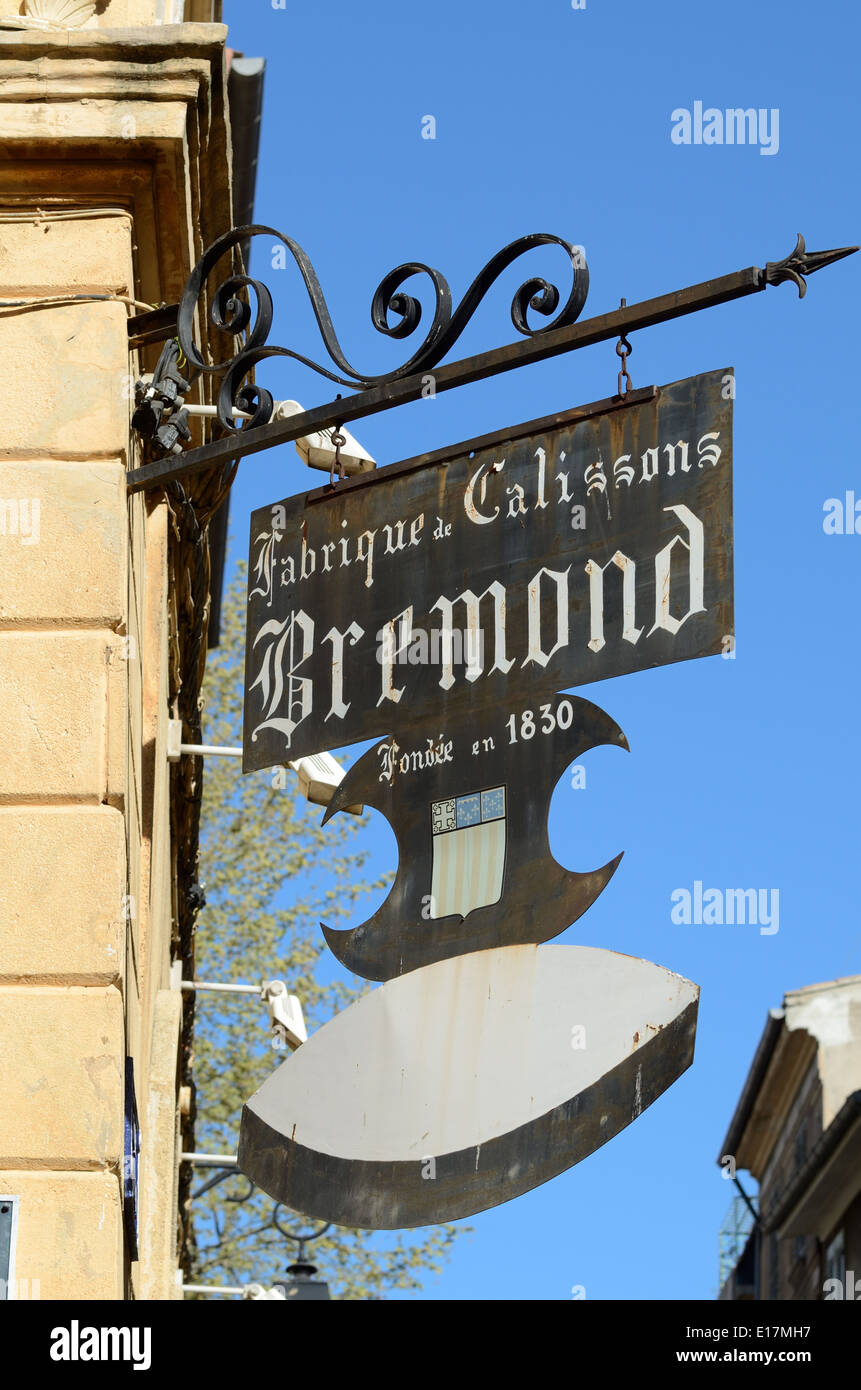 Werbung für Calissons hängen die Bremond Confisserie oder Süßwaren Shop Rue d ' Italie Aix-en-Provence Frankreich Stockfoto