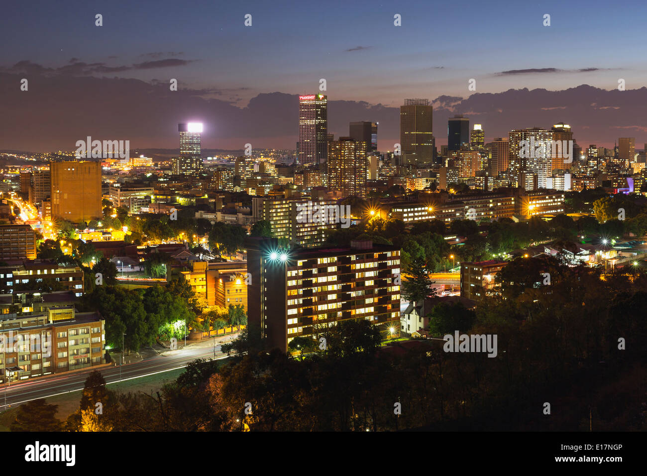 Johannesburg zentralen Geschäftsviertel in der Nacht. Südafrika Stockfoto