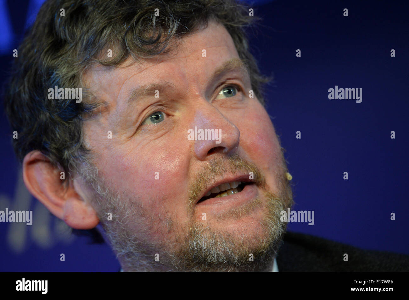 Hay on Wye, Wales UK BANK HOLIDAY Montag 26 kann 2014 Ökonomie Journalist PHILIP COGGAN am fünften Tag des Daily Telegraph Heu Literaturfestival 2014, Wales UK Credit: Keith Morris/Alamy Live-Nachrichten Stockfoto