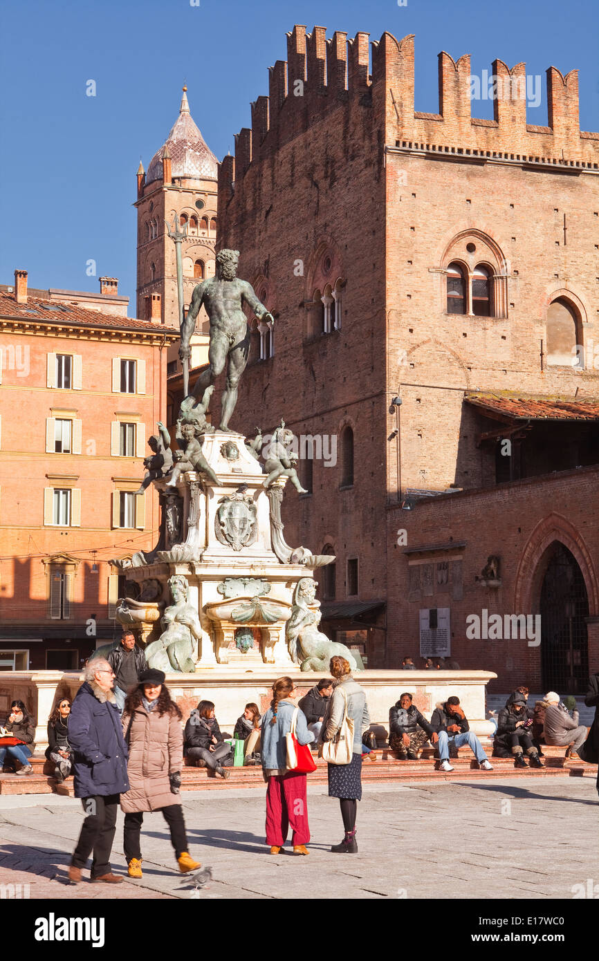 Die Bronzestatue von Fontana di Nettuno oder Neptunbrunnen in Piazza Nettuno, Bologna. Es ist von dem Bildhauer Giambologna. Stockfoto
