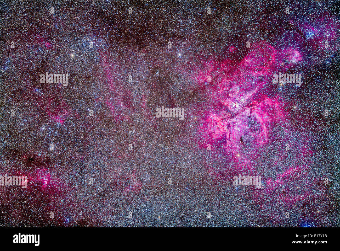 Der Carinanebel NGC 3572 und umliegenden Cluster. In die obere linke Ecke ist NGC 3532, Fußball-Cluster. Stockfoto