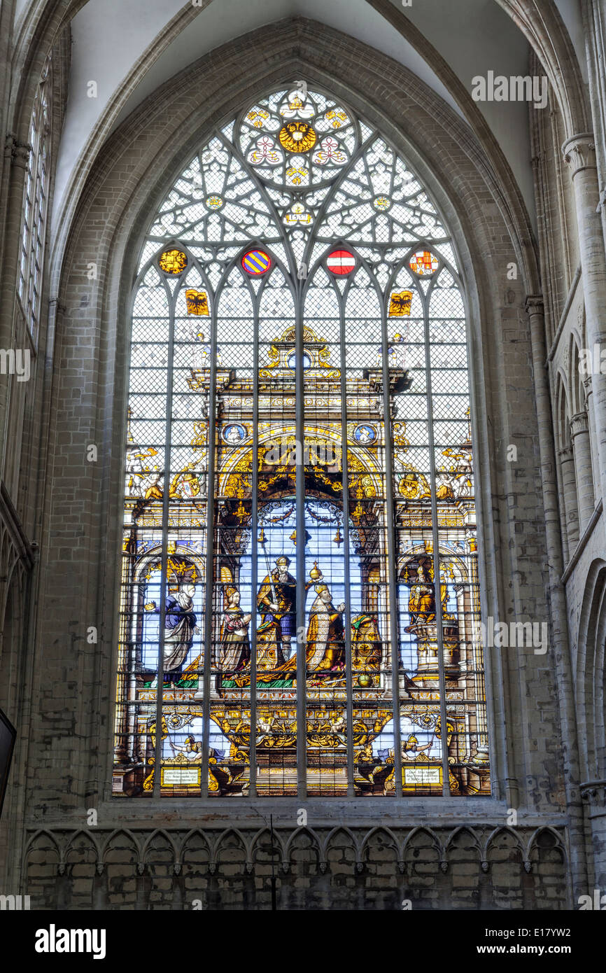 Glasfenster in der Kathedrale St. Michael und St. Gudula, Brüssel. Stockfoto