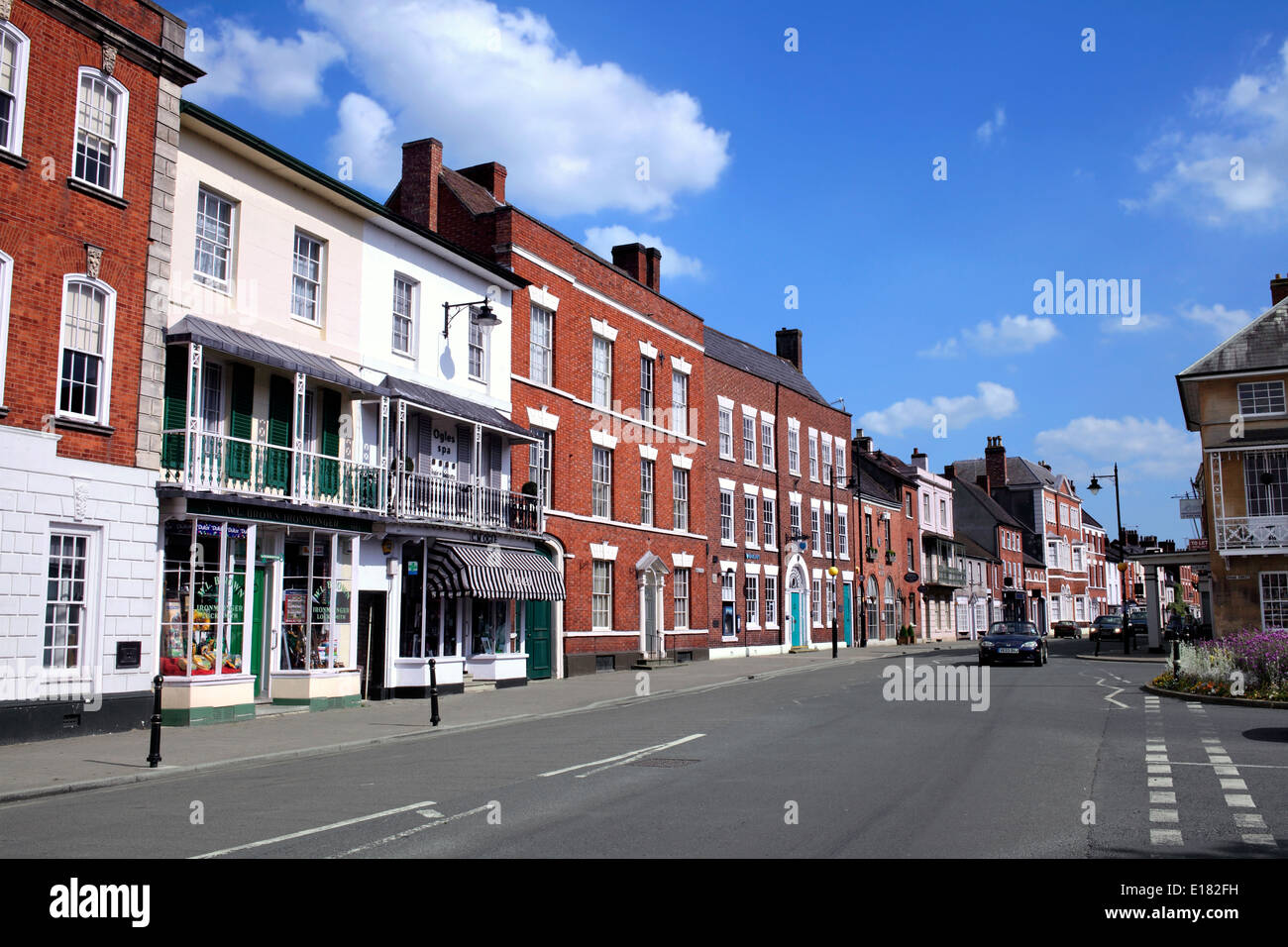 Georgianischen Gebäude in der Hauptstraße, Bilovec, Worcestershire. Stockfoto