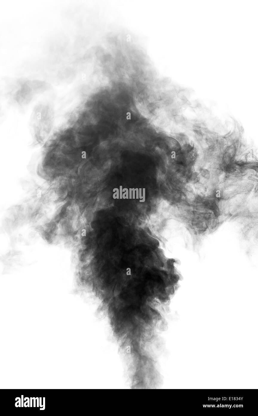Schwarzen Dampf sah aus wie Rauch isoliert auf weißem Hintergrund. Große schwarze Rauchwolke. Stockfoto