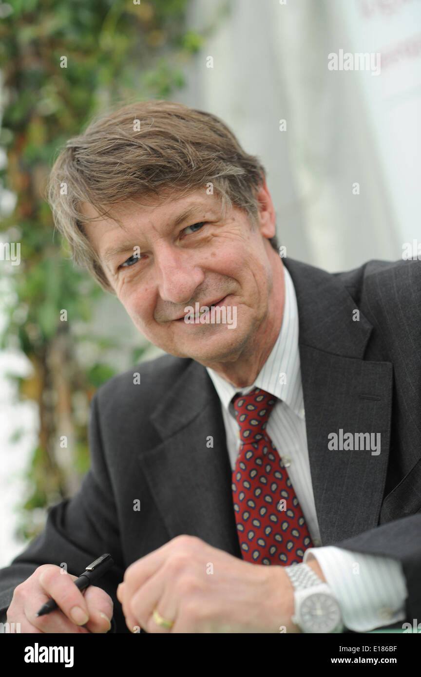 Hay on Wye, Wales UK BANK HOLIDAY Montag 26 kann 2014 amerikanische Satiriker PJ O' Rourke am fünften Tag des Daily Telegraph Heu Literaturfestival 2014, Wales UK Photo Credit: Keith Morris/Alamy Live-Nachrichten Stockfoto