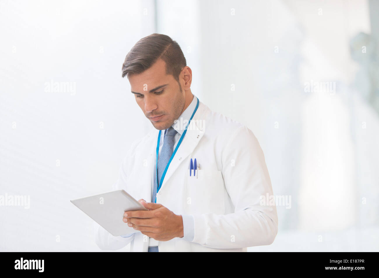 Arzt mit digitalen Tablet Stockfoto