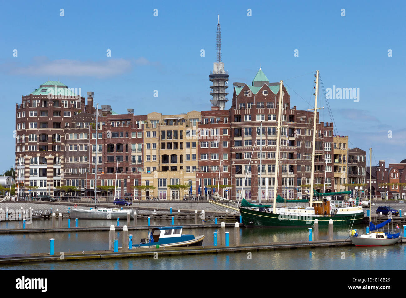 Gebäude in der Nähe von Hafen von Lelystad. Die Niederlande Stockfoto