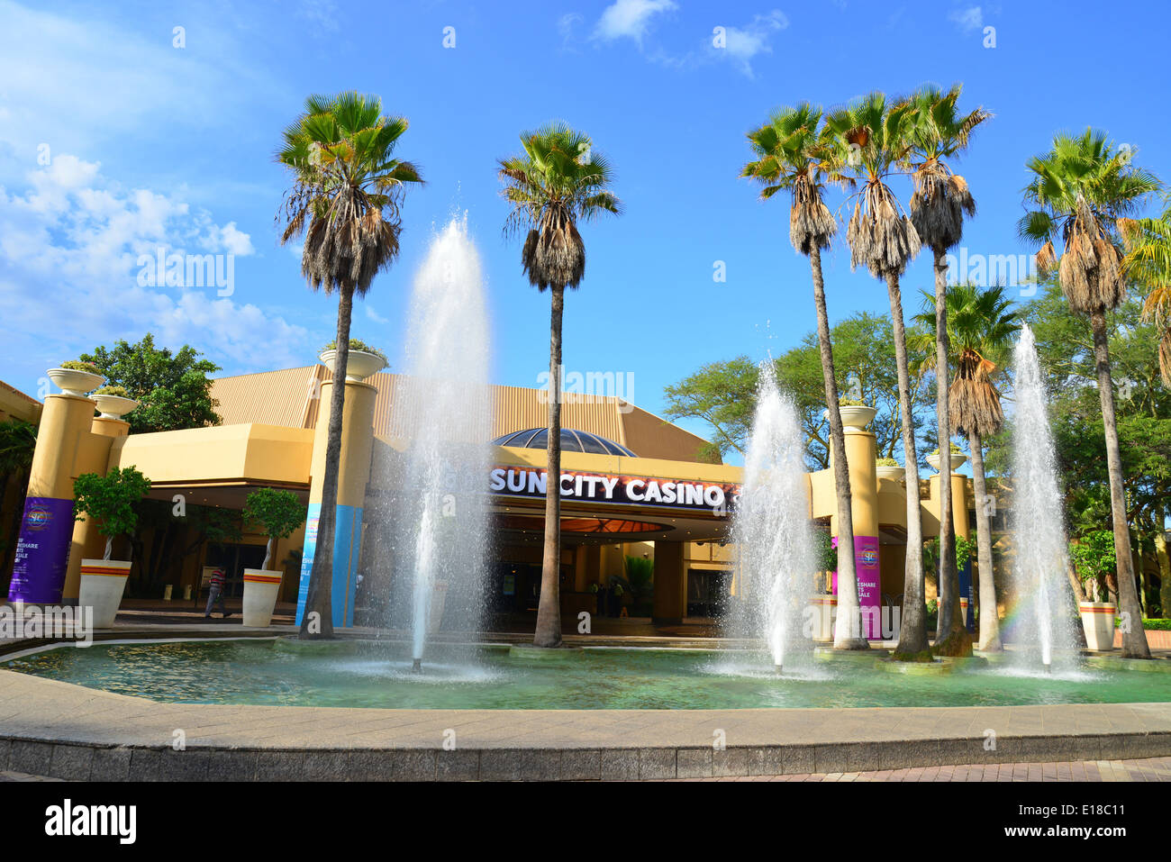 Brunnen Sie, außen Sun City Casino, Sun City Resort, Pilanesberg, North West Province, Südafrika Stockfoto