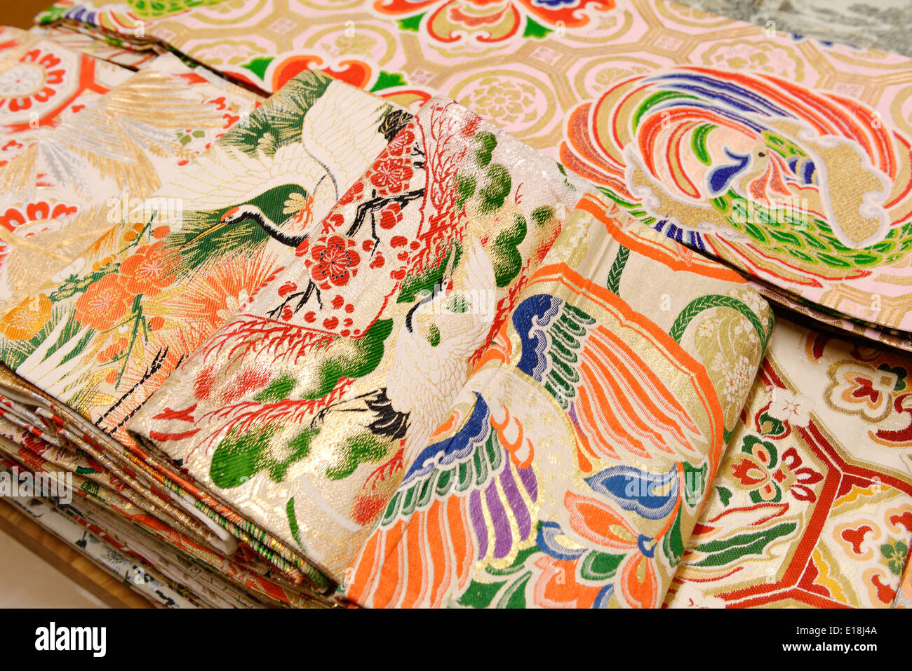 Kimono Gürtel Obi mit farbenfrohen designs Stockfoto