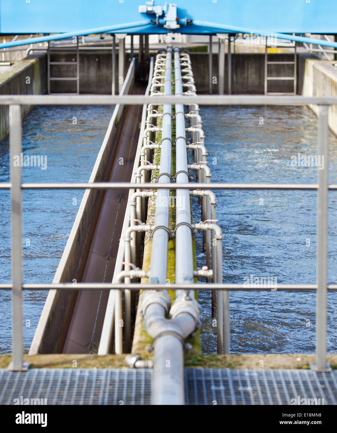 Abwasserbecken Fotos und Bildmaterial in hoher Auflösung Alamy