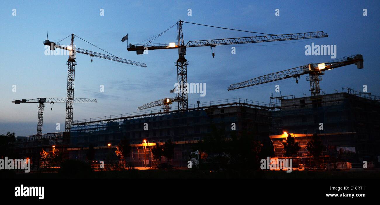 Baukräne einer Baustelle, auf der 21. Mai 2014 in Hamburg aufgenommen. Stockfoto