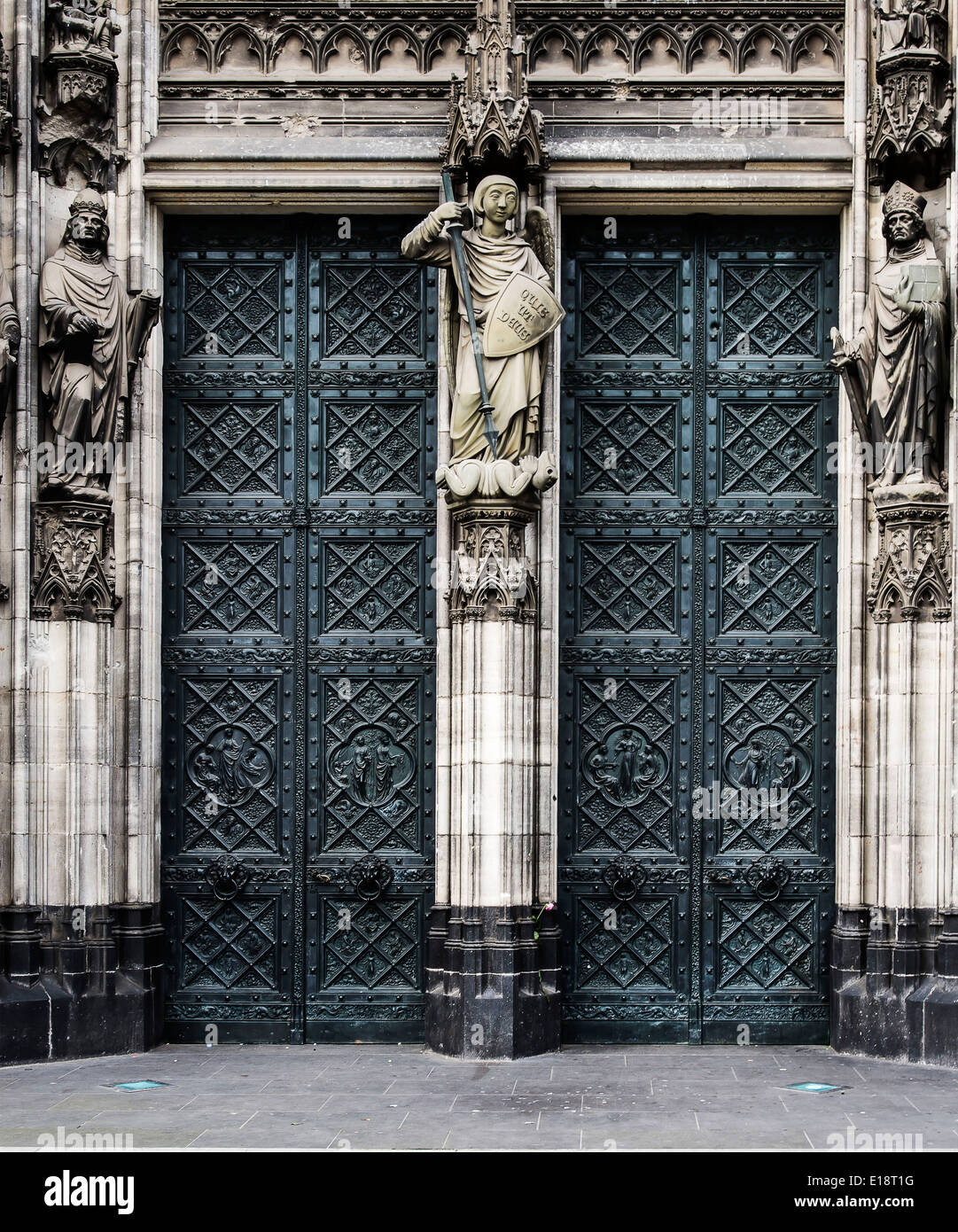 Nord-Haustüren des Kölner Doms Stockfoto