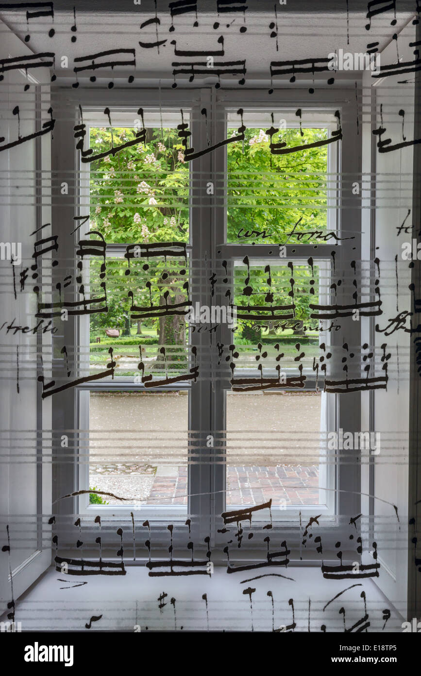 Frederic Chopin Musik-Score an Fensterscheiben im Chopin-Museum in Zelazowa Wola, Masowien, Polen Stockfoto