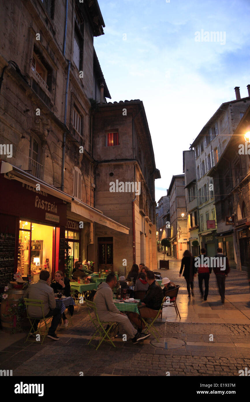 Cafe im Abend, Avignon, Provence, Frankreich, Europa Stockfoto