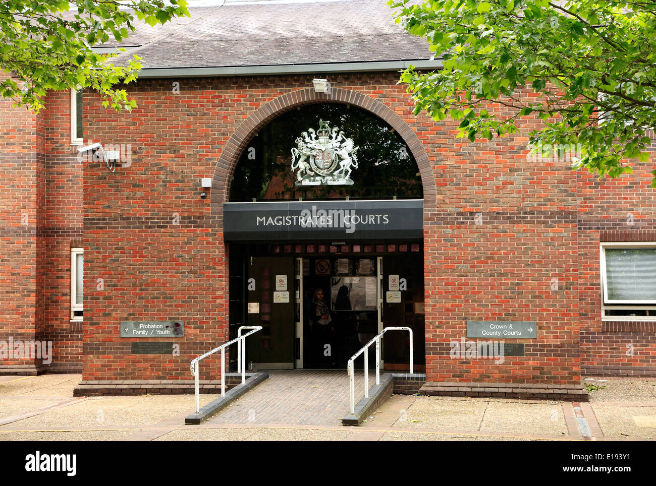Norwich Magistrates Courts, Amtsgericht Recht Eingang, Norfolk England UK englische Gerichte Stockfoto