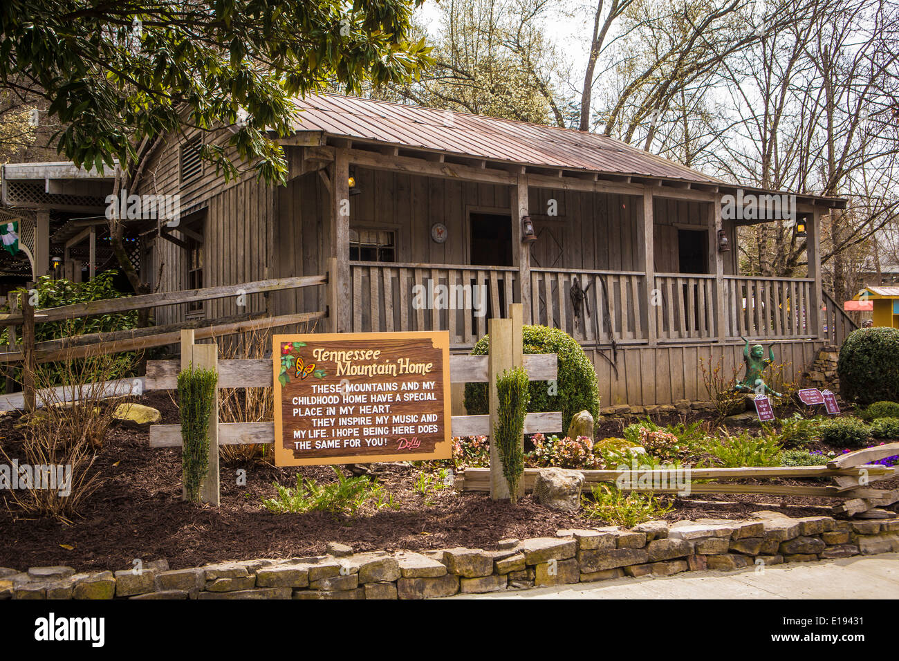 Tennessee Mountain Home, eine Nachbildung von Dolly Parton Kindheit Haus abgebildet ist im Themenpark Dollywood in Pigeon Forge Stockfoto
