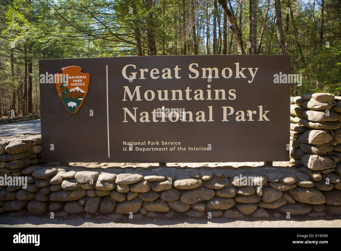 Die Great Smoky Mountains National Park-Schild ist in Tennessee abgebildet. Stockfoto